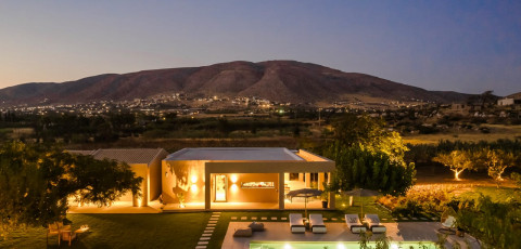 THE ATTICAN VILLA & ESTATE - SLEEPS 8 PERSONS image 3